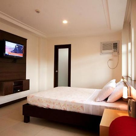 Olongapo Travel Lodge Buitenkant foto
